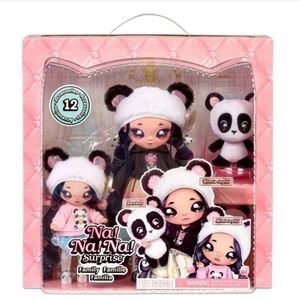 Na! Na! Na! Surprise Family Panda Family Playset